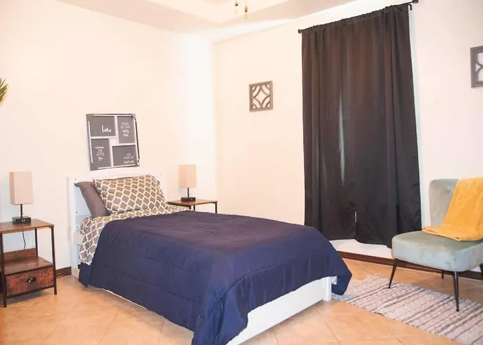3Bd 2Bt Town Suite Minutes Away Medical Center