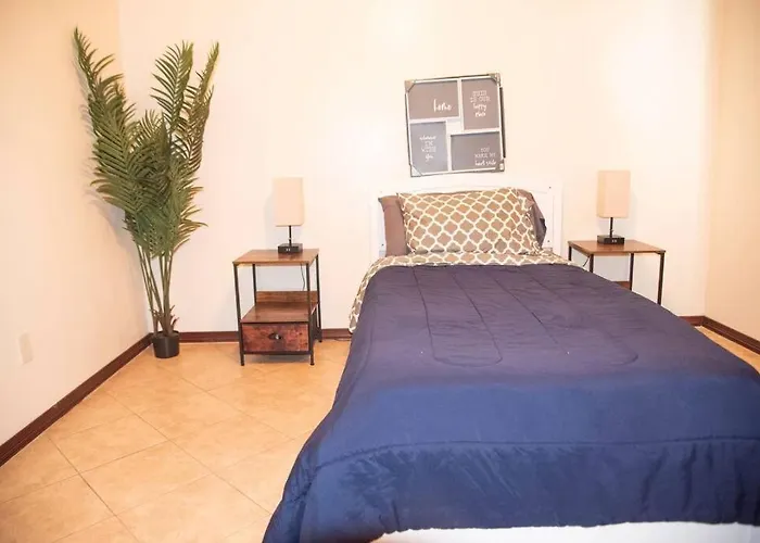 3Bd 2Bt Town Suite Minutes Away Medical Center
